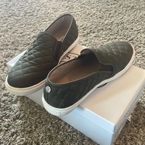Ecntrcqt Olive Steve Madden